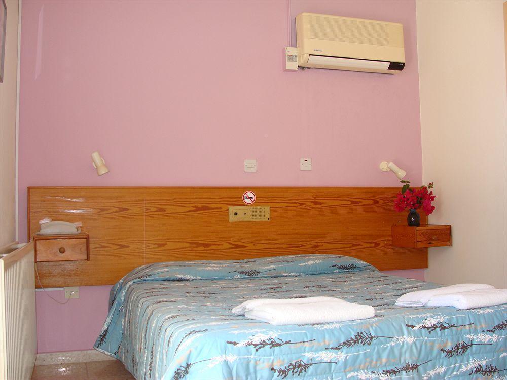 Bougainvillea Apartments Polis Buitenkant foto