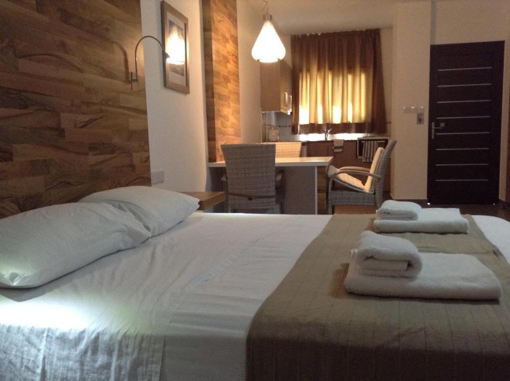 Bougainvillea Apartments Polis Kamer foto